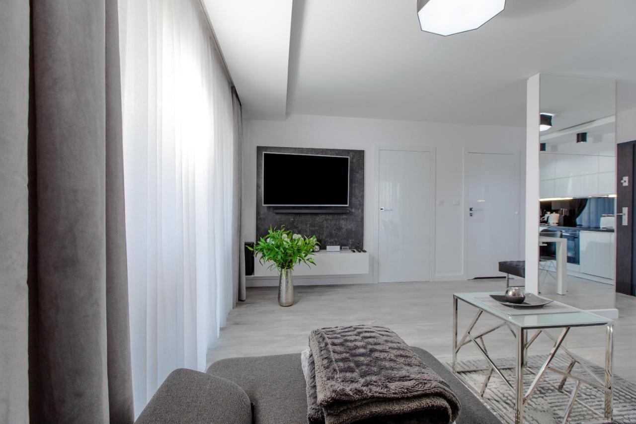 Apartament Linia Komfortu Gardenia Dziwnow Z Widokiem Na Morze Epapartamenty Exterior photo